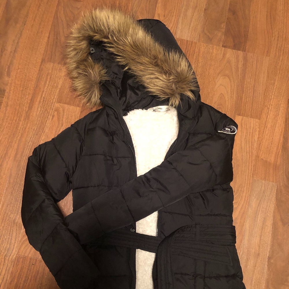 Abercrombie Kids Girls Large Lined Puffer Jacket